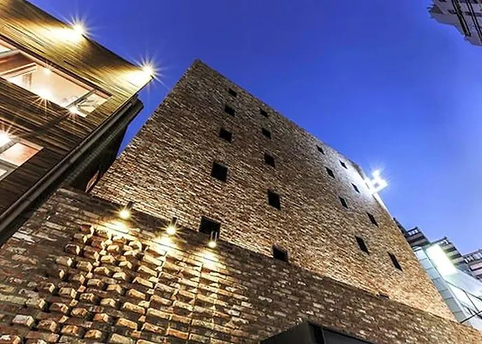 Hotel H