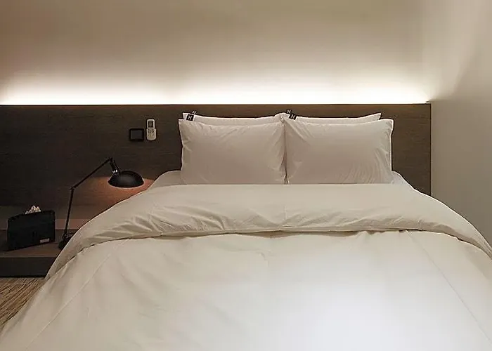 H Hotel