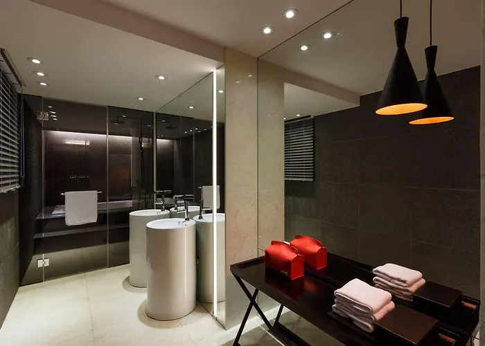 H Hotel