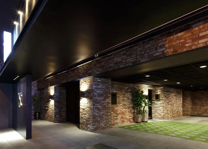 Hotel H