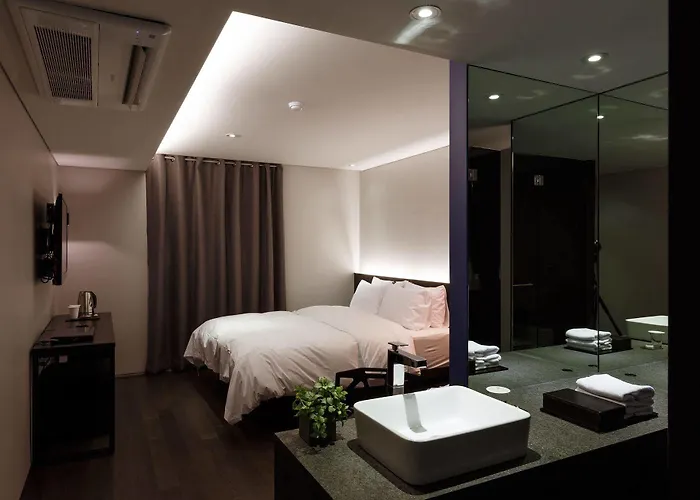 H Seoul