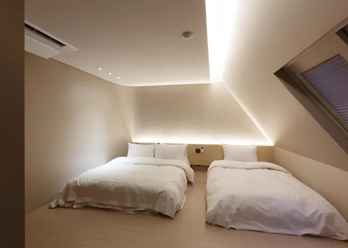 H Hotel